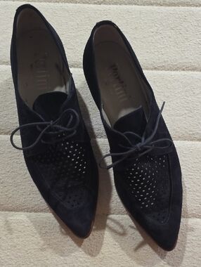 Pertini High Quality, Stunning Pointed Perforated Lace-Up Flats. Made In Spain